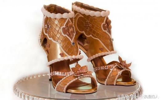 美女去逛街,花费1亿元买了一双鞋,网友:世界上