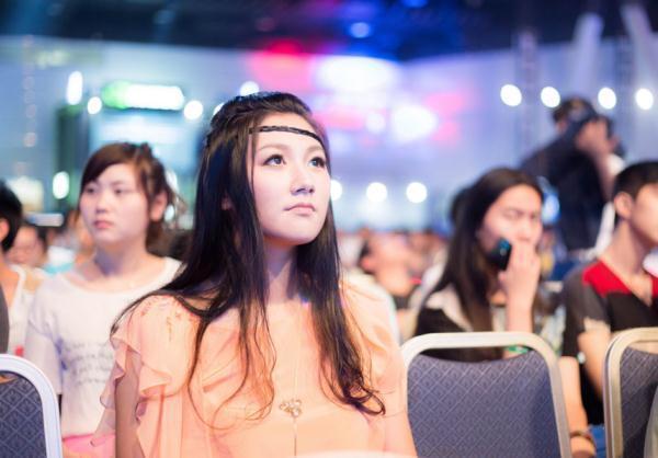 组图-电竞圈女主播颜值排行榜 没想到第一竟是她
