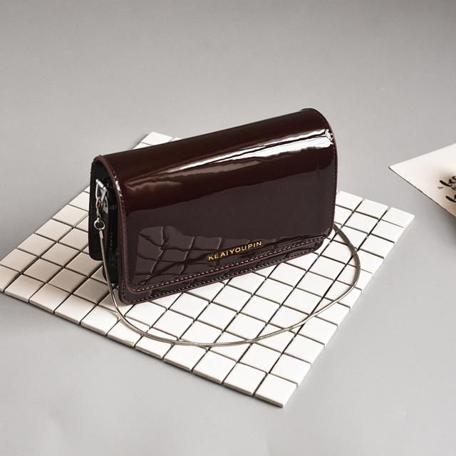 女人出门的包包千万别选错,18年最流行这些款