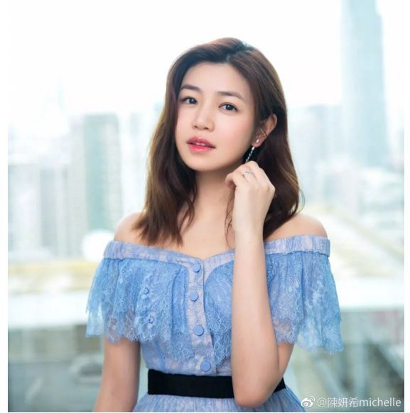 舒淇,陈妍希换对刘海脸小一圈,分分钟美成仙!