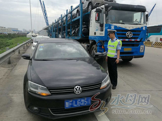 高速交警严查应急车道停车 违者罚款200元记6分 高速交警严查应急车道停车 违者罚款200元记6分