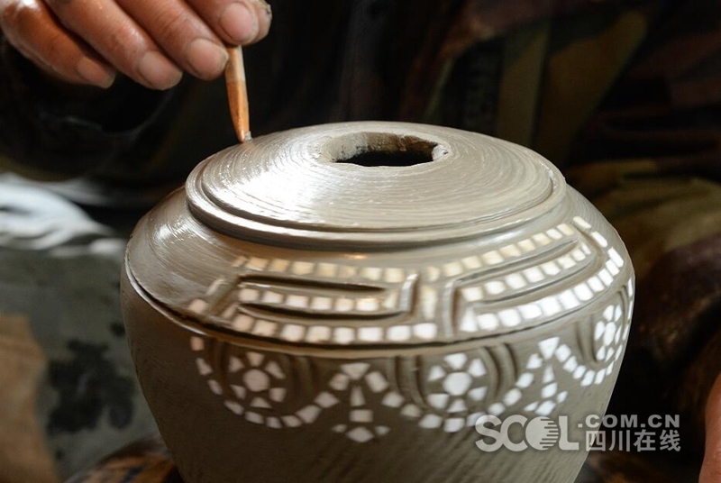 四代传承 探秘川西高原阿西土陶人家