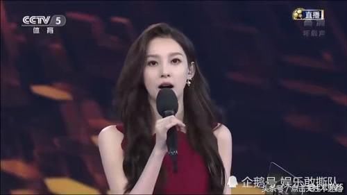 CCTV5解说足球的女主持人火了!撞脸张柏芝颜