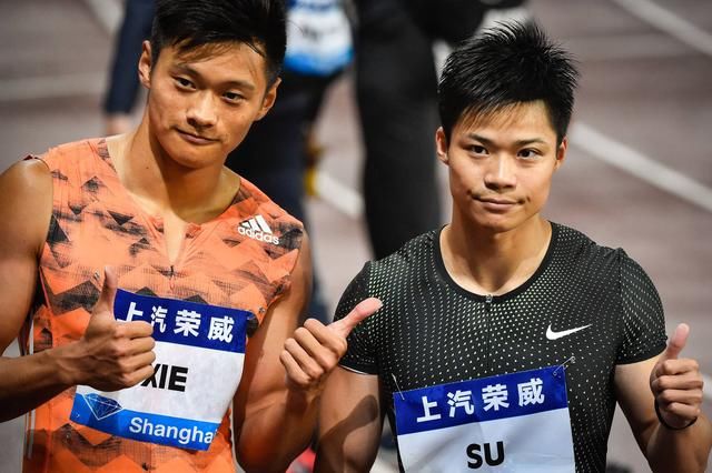 田径赛场上的壮猛男正在向世界展示中国力量