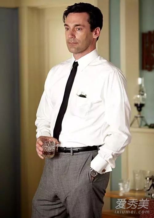 白衬衫怎么搭配男 男士白衬衫怎么搭配