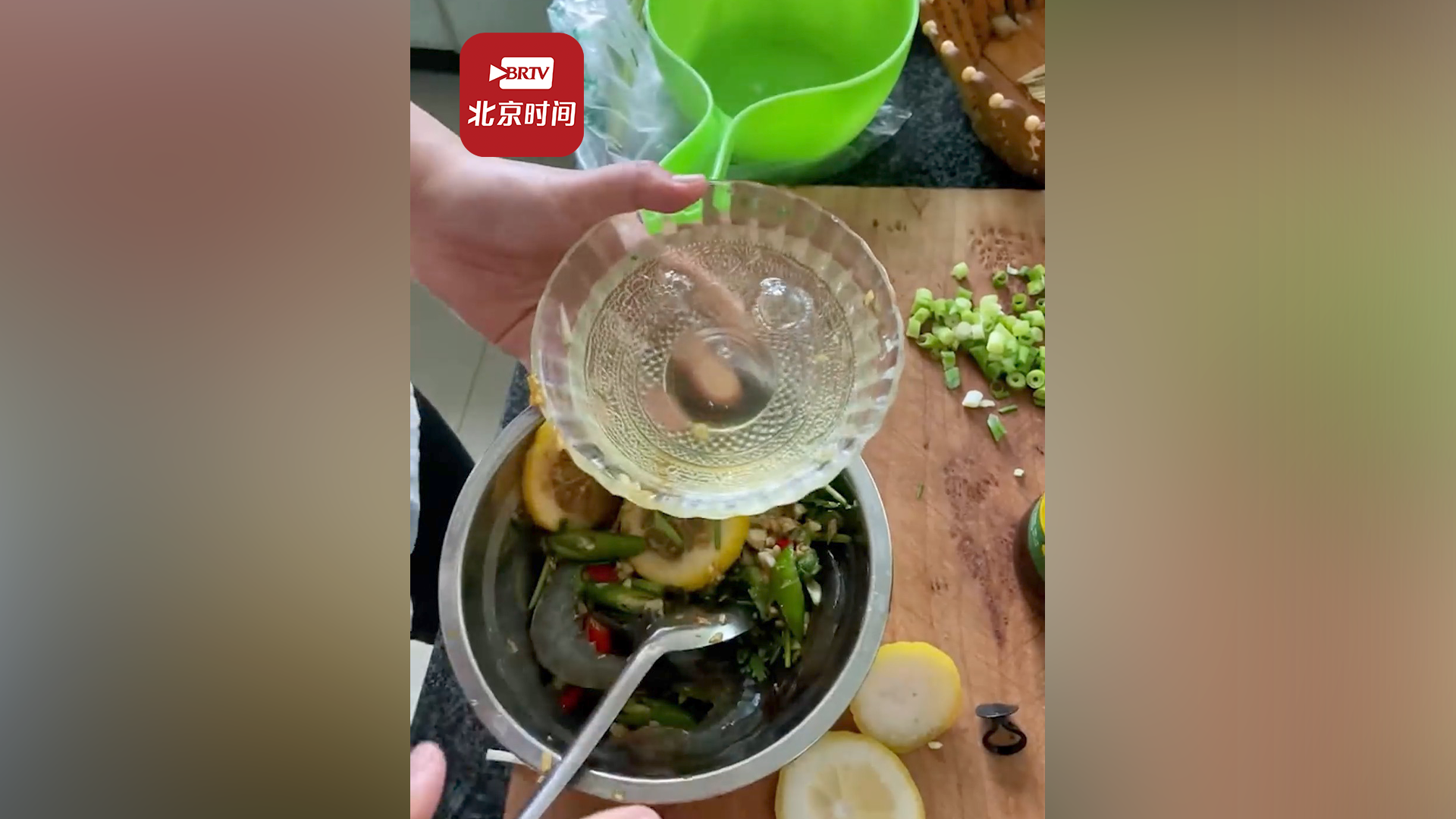 女子用料酒做生腌虾后打3天吊瓶：感觉浑身没劲，希望大家处理好再吃