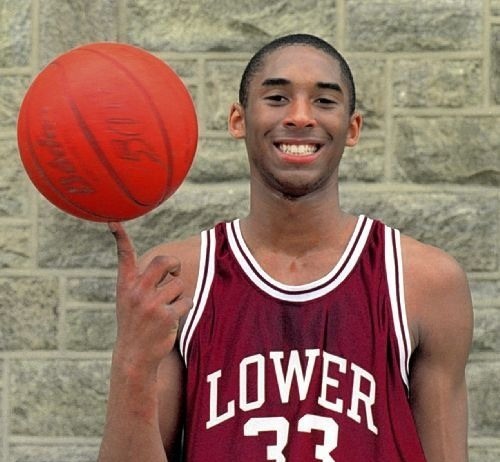 科比母校失窃!科比高中球衣及冠军奖杯被偷走