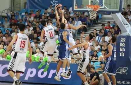 CBA福建队被辽宁防守弄懵,论防守辽宁服过谁