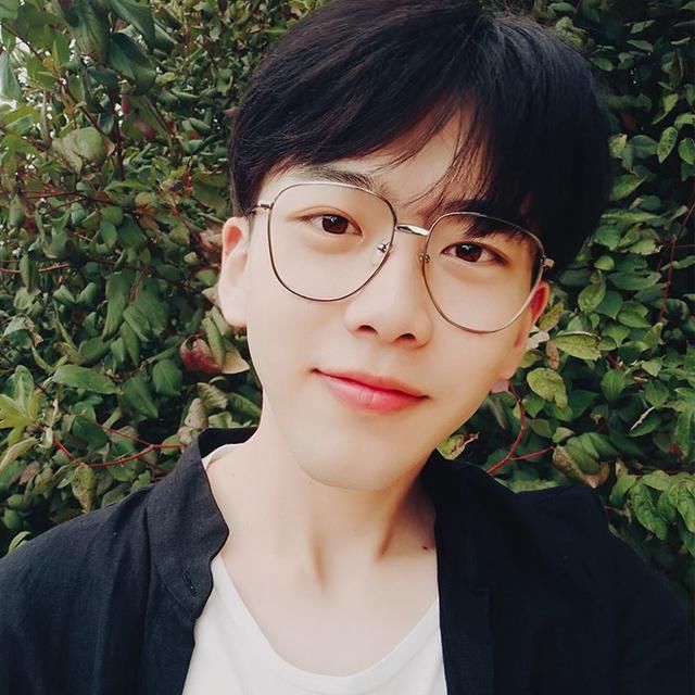 网红主播学历排行:斗鱼阿冷排第一,费启鸣却排