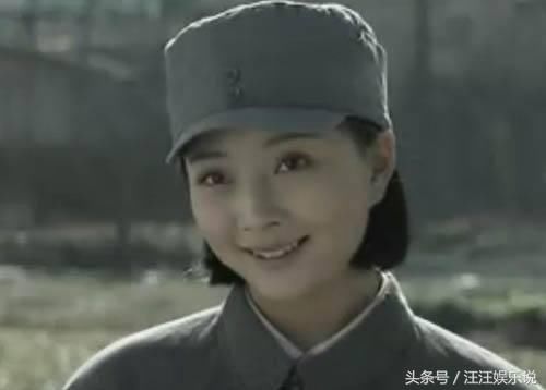 38岁殷桃近照,享正营级待遇,前夫入狱,二婚嫁大