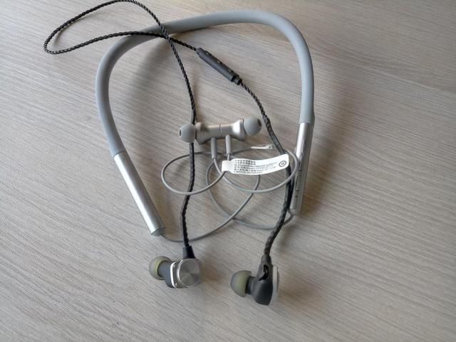 磁吸易收纳,立体高保真小米蓝牙项圈耳机轻体