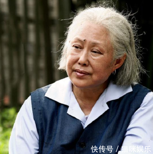 汪明荃老了,斯琴高娃老了,赵雅芝老了,唯独她69岁却像30岁