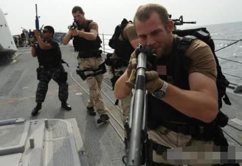 美国军队中的外国人,每个月工资究竟有多少?原