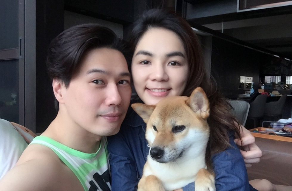 ella结婚四周年 老公晒两人合影庆祝