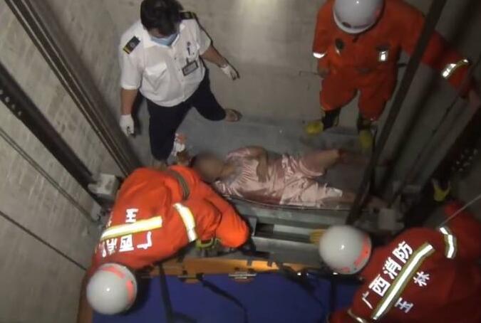 睡衣女深夜下楼后失联 在电梯井被找到 睡衣女深夜下楼后失联 在电梯井被找到