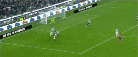 33岁C罗极速冲刺 6秒狂奔超车四名后卫