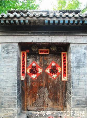 除夕当天选择吉时贴春联,一年富贵不断!狗年旺