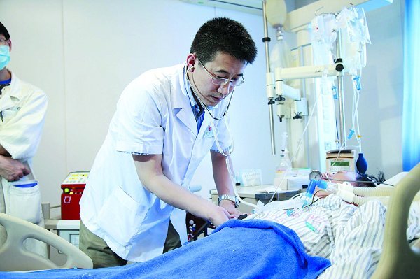 邱海波:“生命驿站”的守卫者 邱海波:“生命驿站”的守卫者