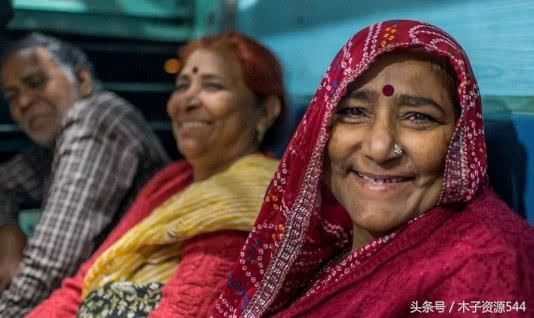 印度游客评价中国高铁:载客量少,普及率低?网