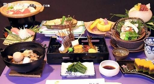 中国游客去日本吃饭,在餐桌上这个举动,惊呆了