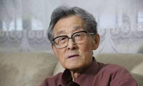 乳液里加点维生素E,3天斑点消褪,68岁老中医都