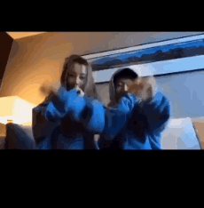 公开恋情?李小璐 PGone秀恩爱接吻视频被曝光(图4) 公开恋情?李小璐 PGone秀恩爱接吻视频被曝光(图4)