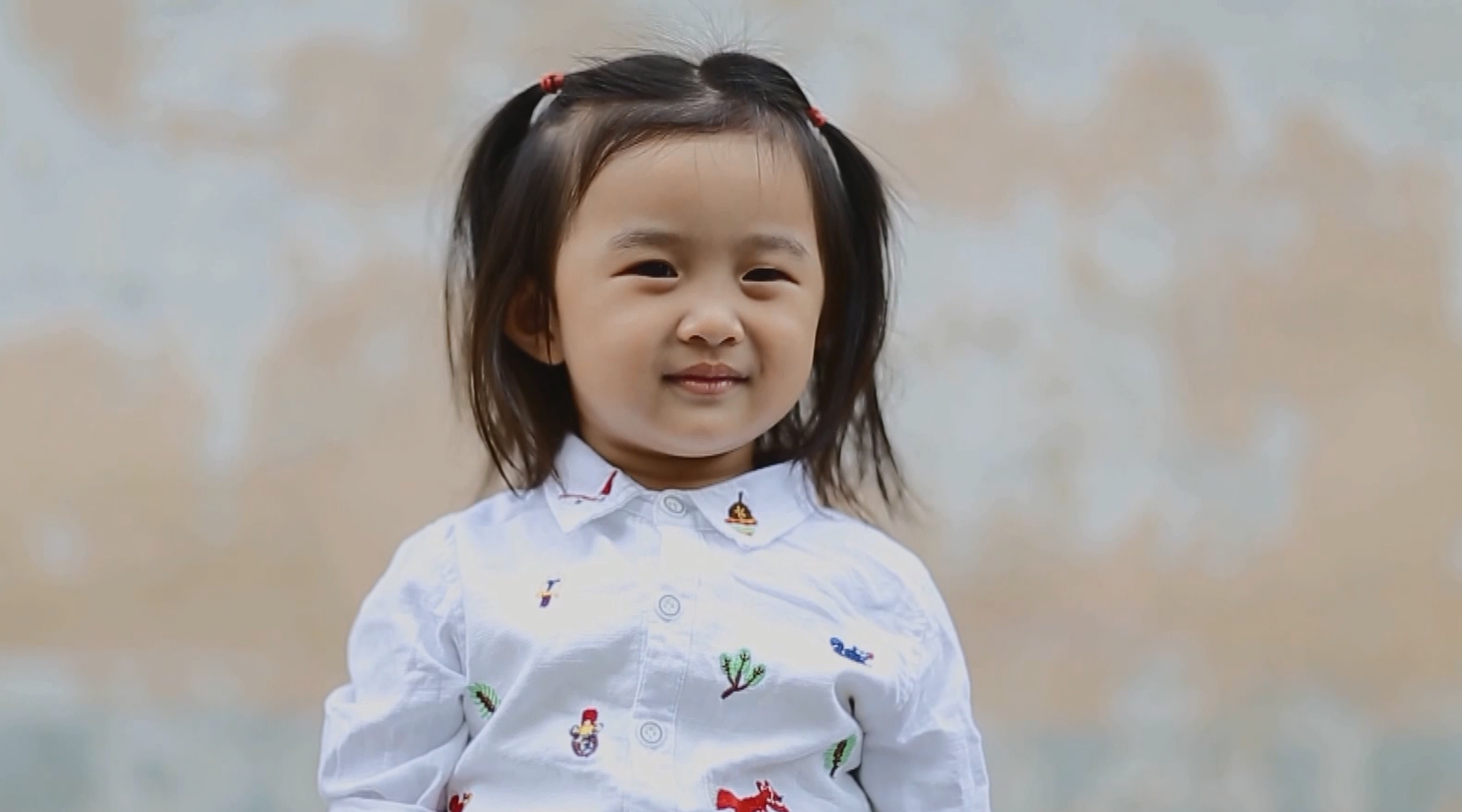 别让城市的疮痍蒙上孩子的双眼 别让城市的疮痍蒙上孩子的双眼