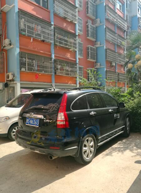 固始公务用车长期停靠小区 望纪委介入调查