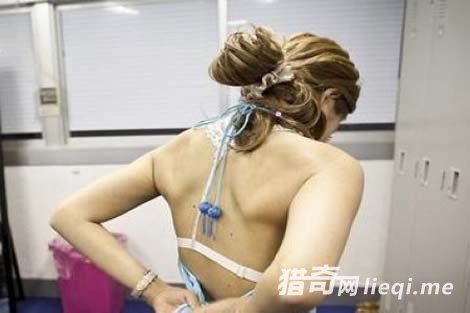 日本女郎为取悦男人干这事