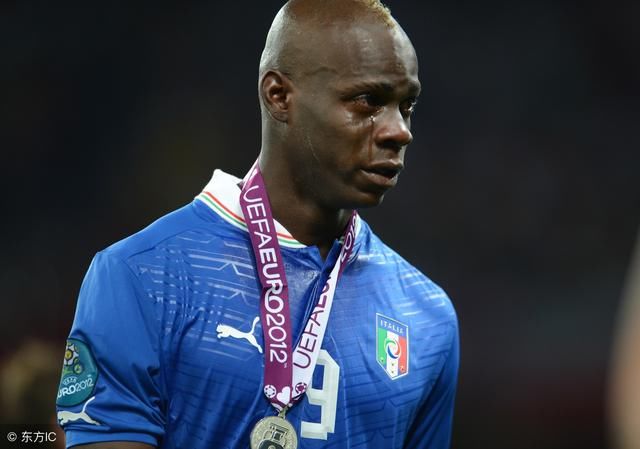 意大利召回最强9号:打爆德国的球员,思考好人