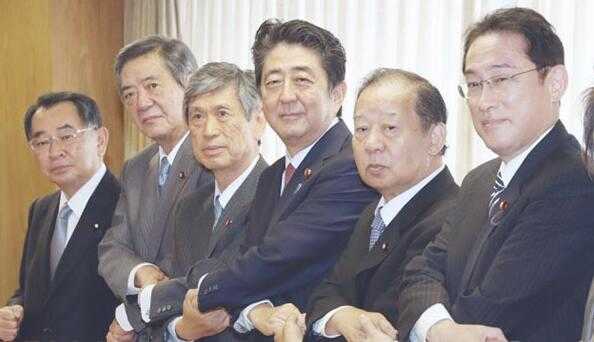 日媒:安倍新内阁人事布局选择守势 意不再被在