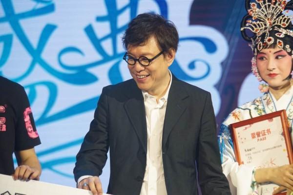 梁翘柏担任音乐制作 《闪光少女》掀起全民翻唱大赛