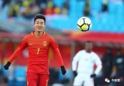 国足中国杯名单出炉:刘奕鸣赵旭日入围,郑智