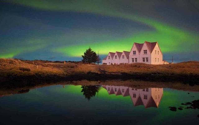 冰岛最奇葩的四点:足球队、极光、外星人、电