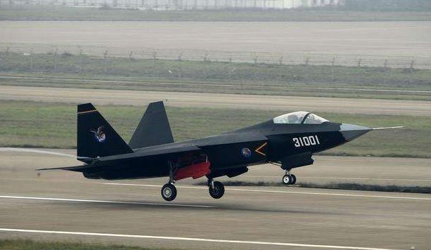 伊朗拒绝购买中国歼31,美国却不高兴!军迷难