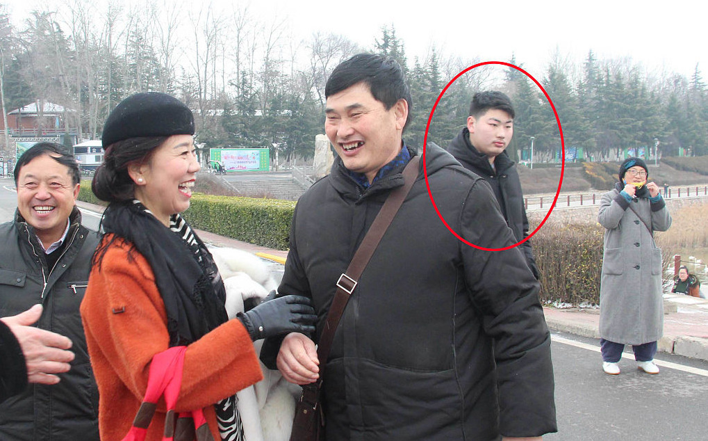 朱之文向粉丝问好。