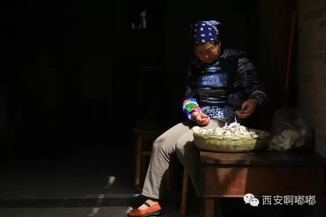 礼泉烟霞镇 袁家村 三字是时任国家领导人华
