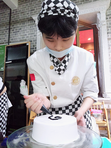 重庆新东方甜蜜赞助重庆购物狂相亲联谊会!