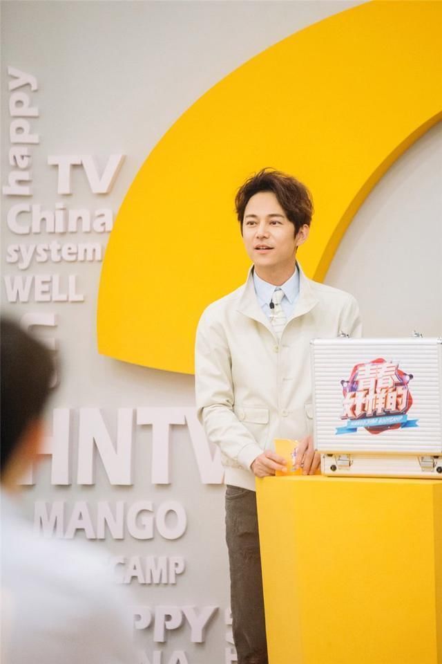 何炅和汪涵在综艺节目合体,上次是为了林青霞