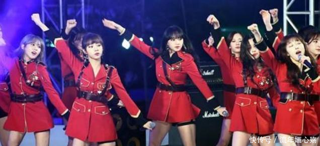 宇宙少女在街头为韩国队热舞助威,程潇的腿吸