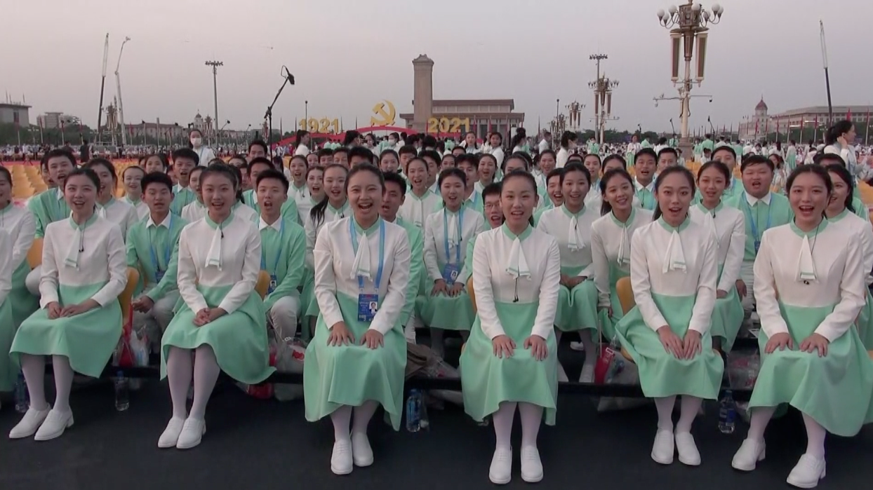 现场！庆祝大会合唱团青年向党表白：请党放心，强国有我