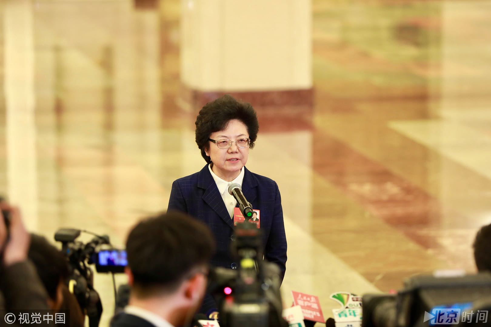 卫计委主任:提高医保报销比例 大病保险起付线降低50% 卫计委主任:提高医保报销比例 大病保险起付线降低50%