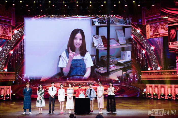 “娘亲”赵丽颖助攻“糖宝”安悦溪跨界 “娘亲”赵丽颖助攻“糖宝”安悦溪跨界