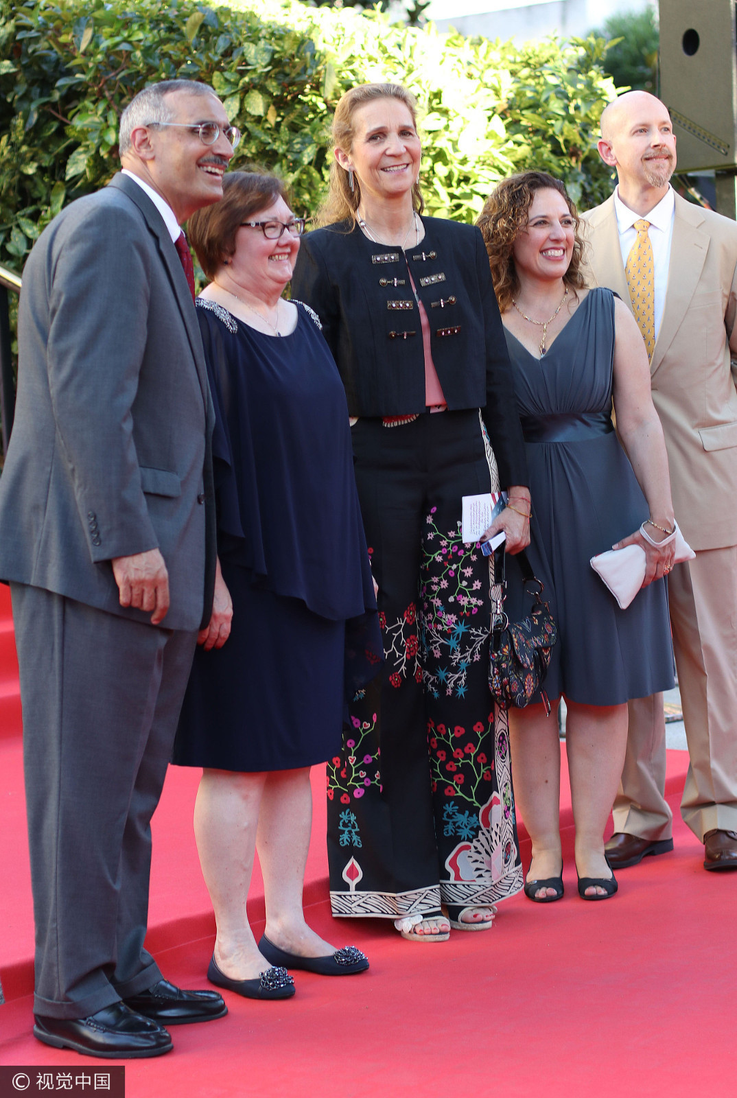 西班牙公主身着“中国风”绣花裤参加活动 吸引众人眼球 西班牙公主身着“中国风”绣花裤参加活动 吸引众人眼球