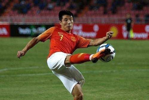 效仿法国? 曝足协正策划归化华裔球员, 国足未