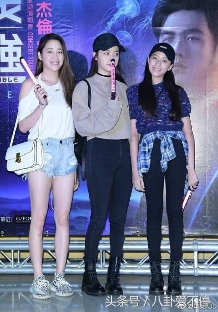欧阳娣娣和欧阳娜娜越长越像!成三姐妹中最漂