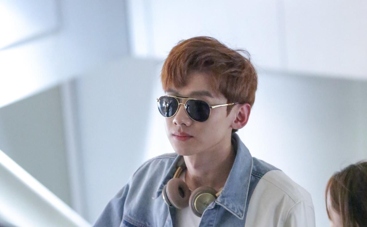 图解白敬亭9个字回应与郑爽恋情疑好事将近,恋