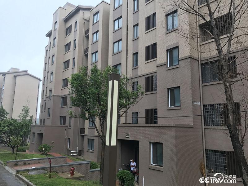 【喜迎十九大 网聚河南扶贫新变化】五虎沟村老赵“变身计”:工棚换成小洋楼 年底带父母走出大山看海去 【喜迎十九大 网聚河南扶贫新变化】五虎沟村老赵“变身计”:工棚换成小洋楼 年底带父母走出大山看海去