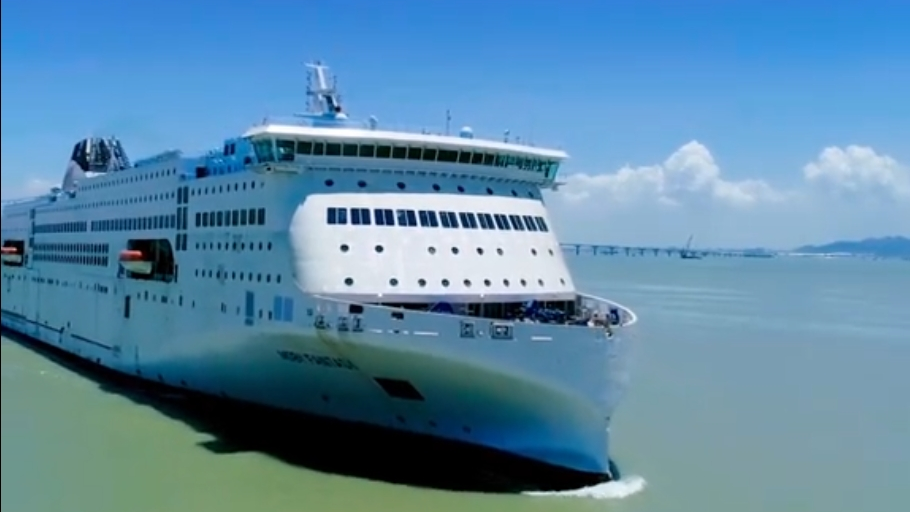 7万吨级豪华客滚船2号船在广州命名启航 7万吨级豪华客滚船2号船在广州命名启航