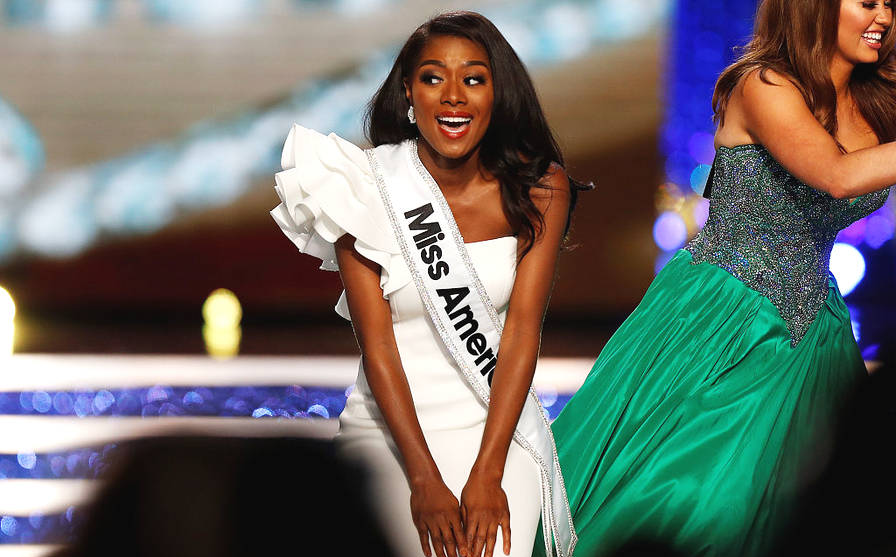 美国小姐选美大赛 纽约小姐摘桂冠